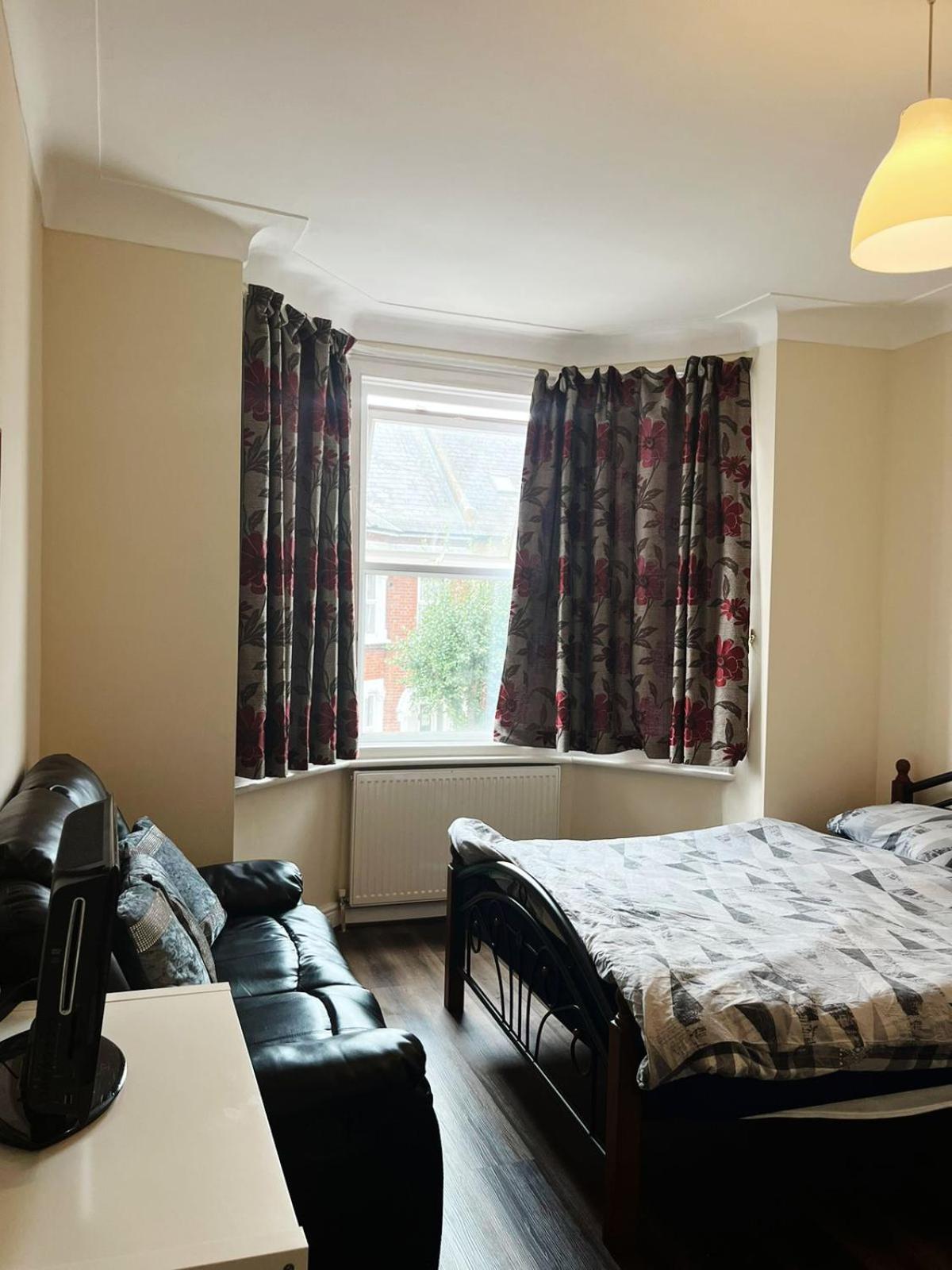 Nice And Pleasant Thornton Heath 외부 사진