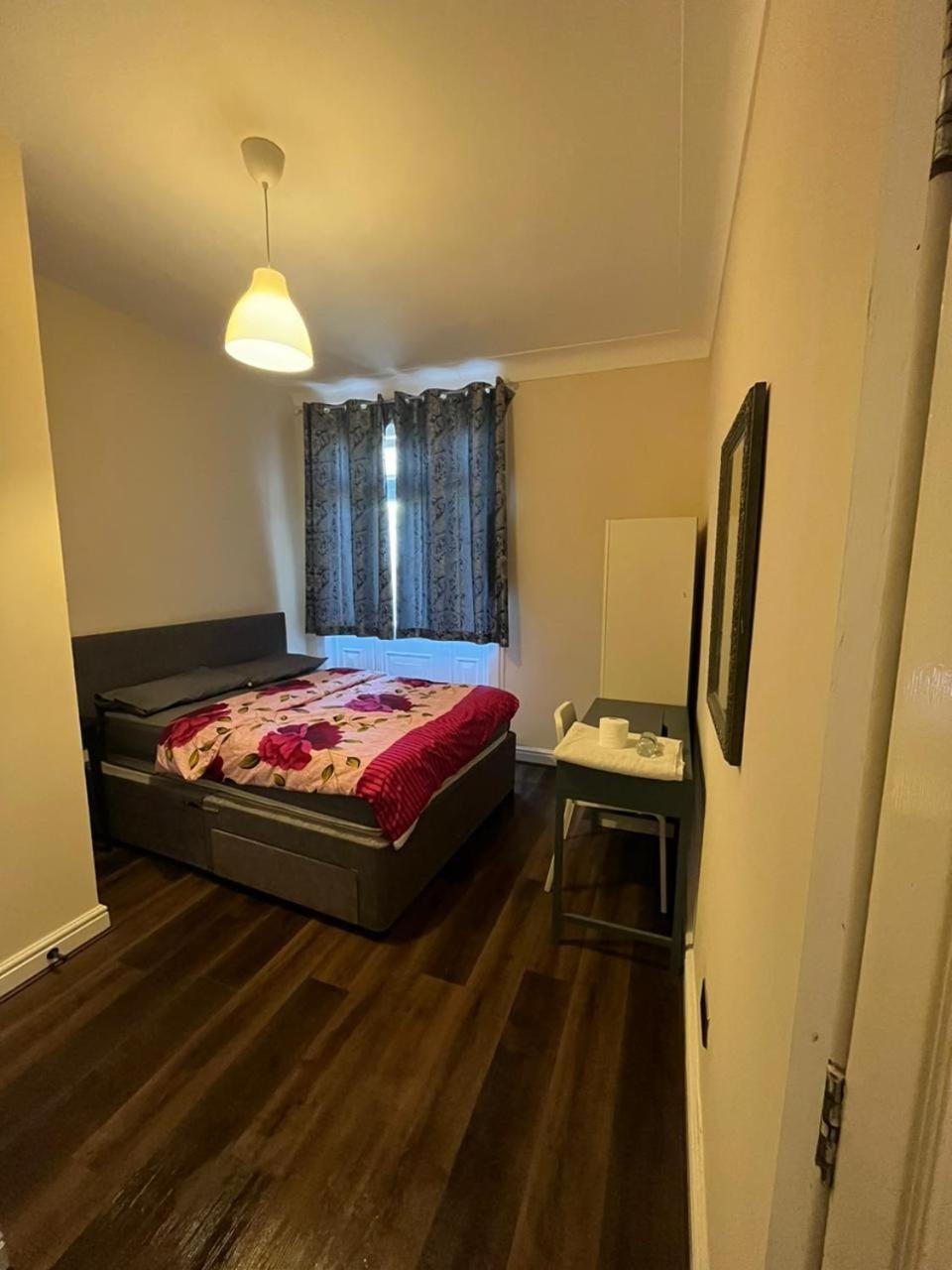 Nice And Pleasant Thornton Heath 외부 사진